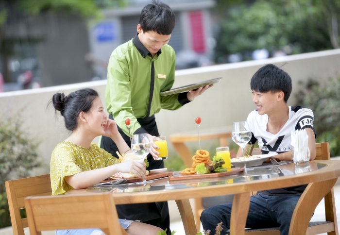 花園酒吧用餐情境攝影 花園酒吧用餐情境攝影
